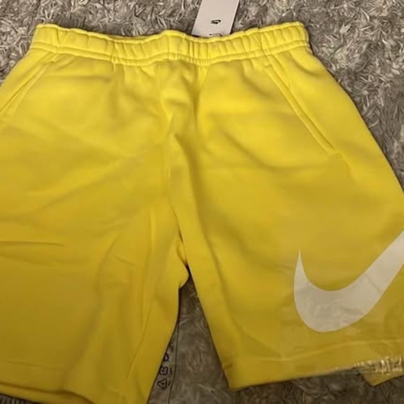 BRAND NEW men nike Nike yellow club fleece sports shorts size M & L (80% cotton) - Picture 8 of 8